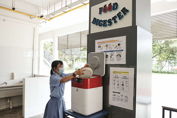 Food digester in Commonwealth Secondary School (MOE)